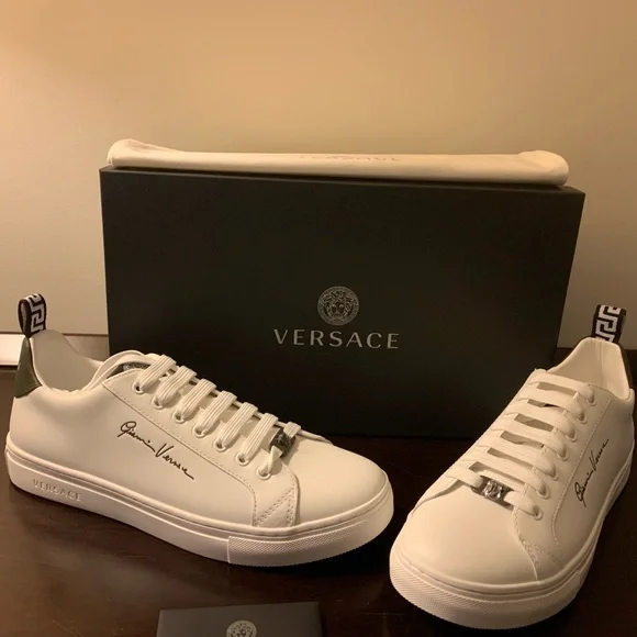 White Leather casual sneaker. Gianni Versace size 40. New limited edition